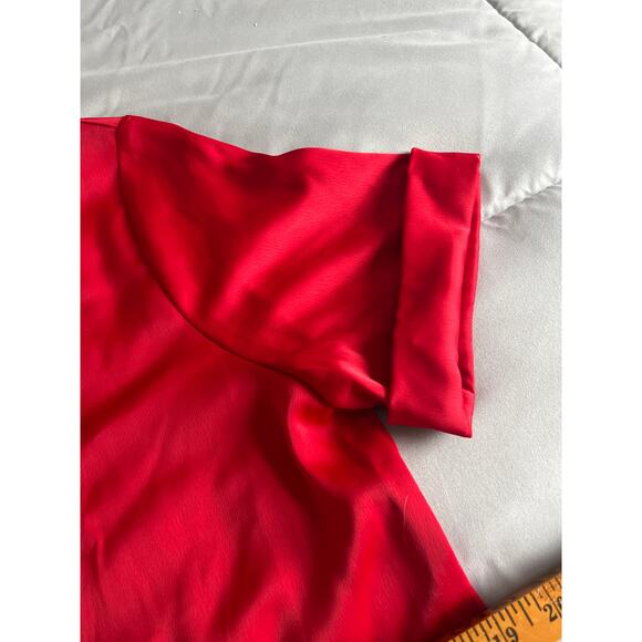 Cremieux red cuffed sleeve sateen top 95% polyester‎ 5% elastane￼ - Picture 6 of 6
